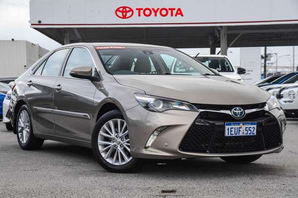 2015 Toyota Camry Atara SL AVV50R