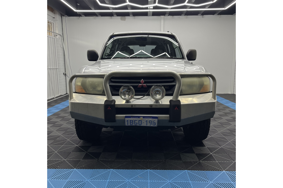 2002 Mitsubishi Pajero GLS NP