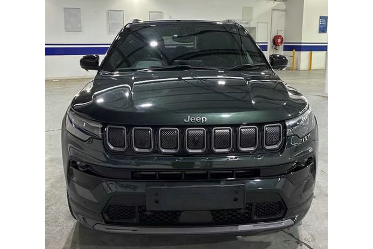 2025 Jeep Compass Limited M6