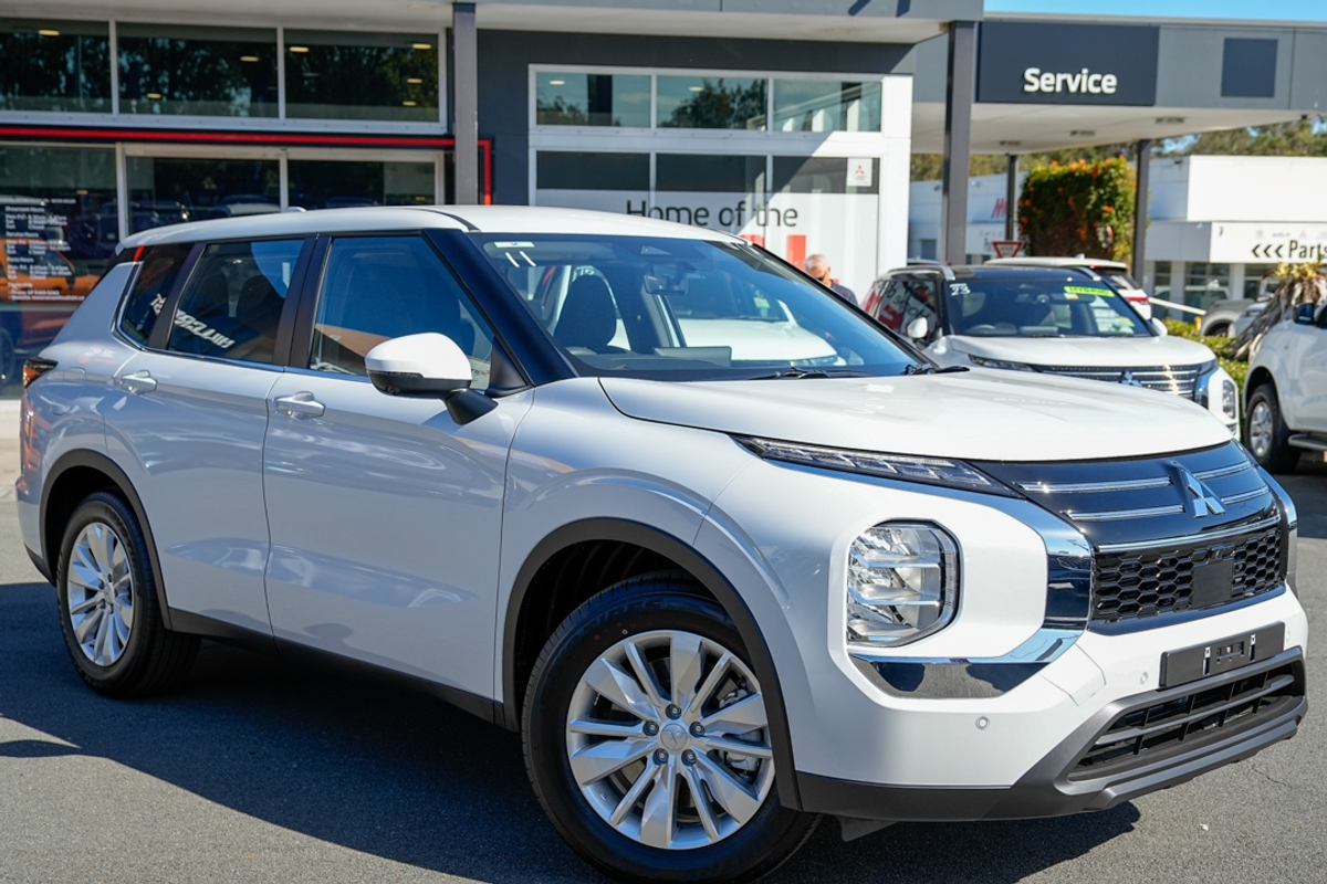 2026 Mitsubishi Outlander ES ZM