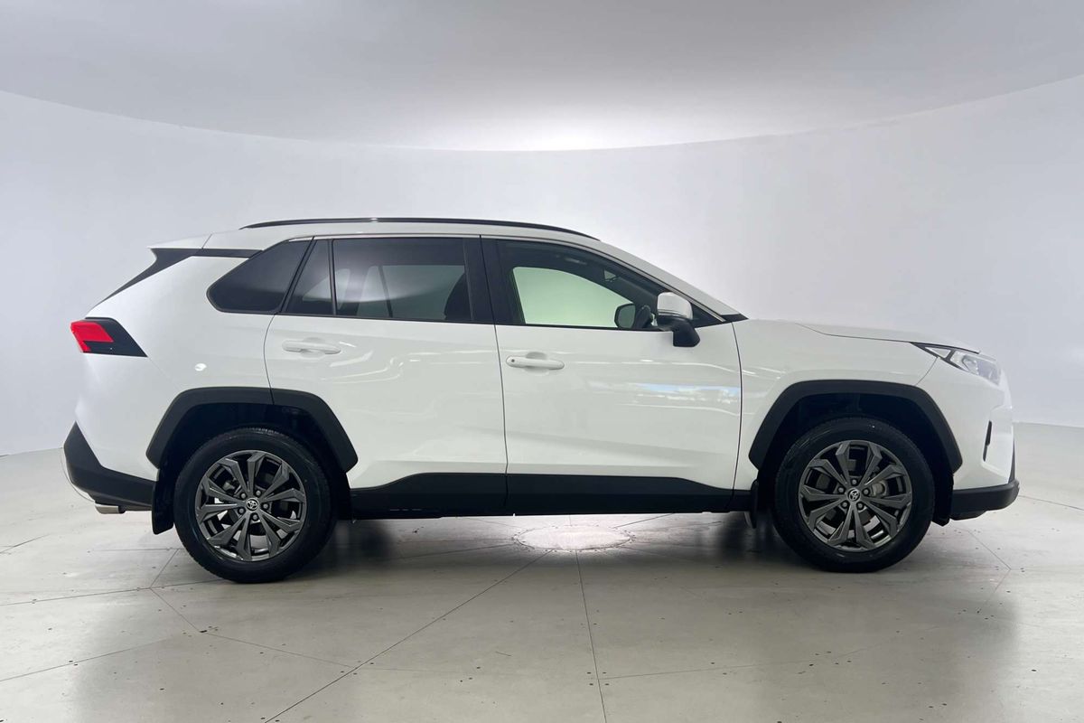 2024 Toyota RAV4 GXL MXAA52R
