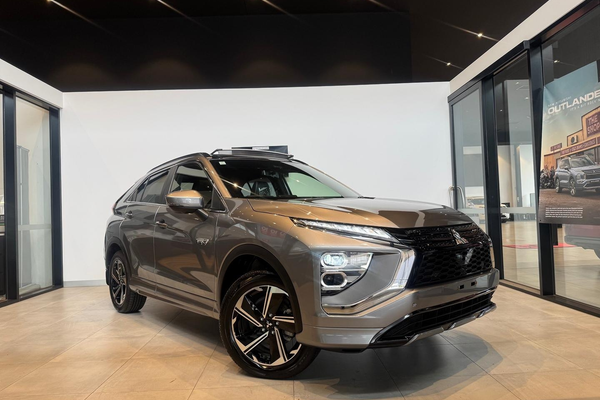 2025 Mitsubishi Eclipse Cross PHEV XLS PLUS YB