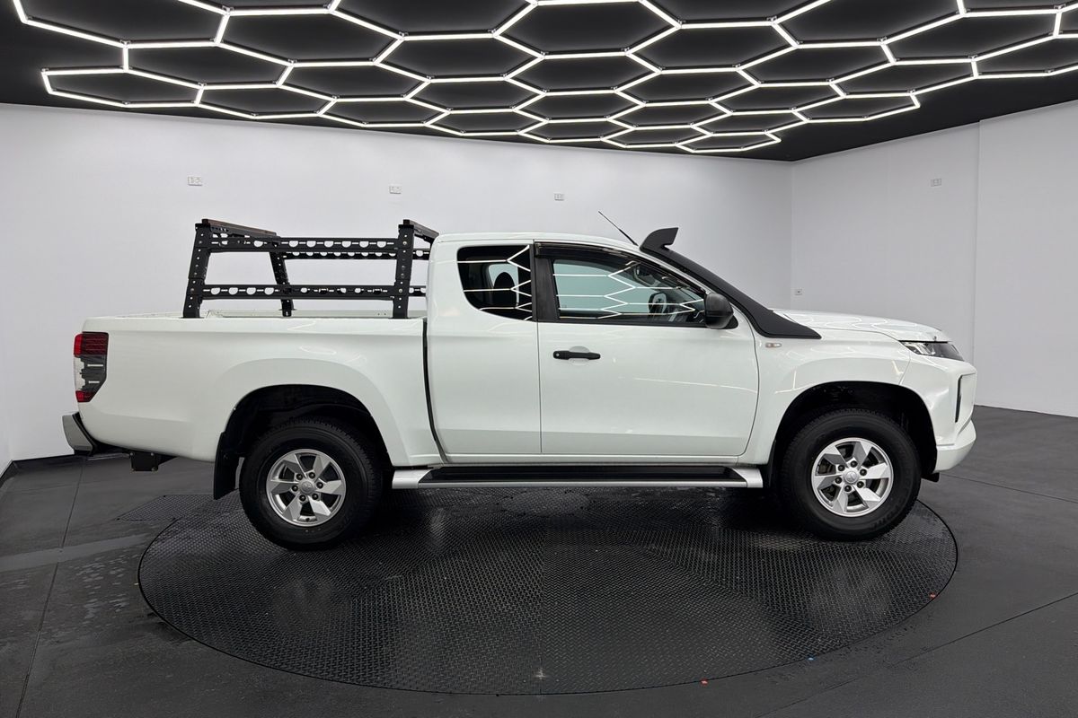 2018 Mitsubishi Triton GLX+ MR 4X4