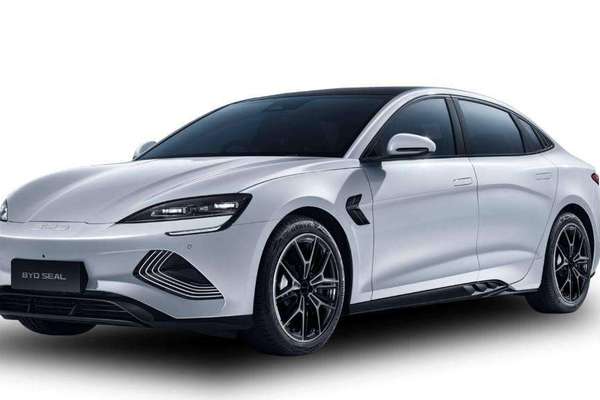 2025 BYD SEAL Performance