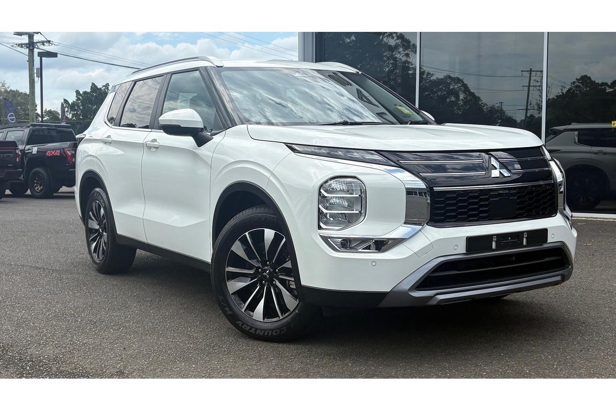2025 Mitsubishi Outlander LS ZM