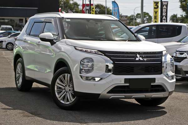 2024 Mitsubishi Outlander LS ZM
