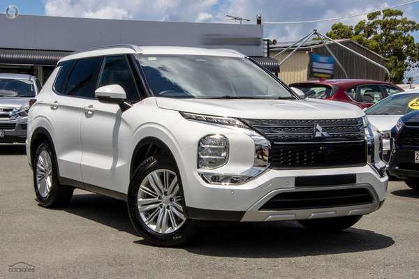 2024 Mitsubishi Outlander ES ZM