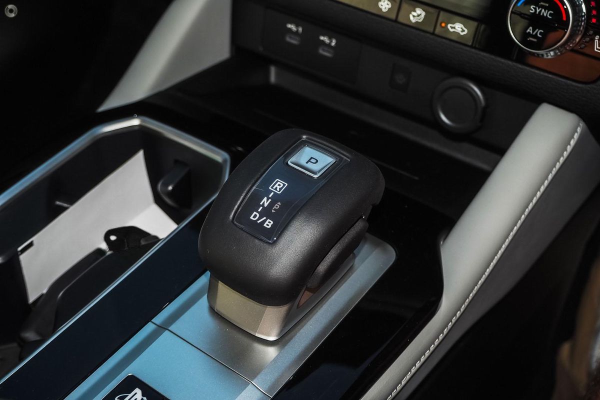 2025 Mitsubishi Outlander PHEV Exceed ZM