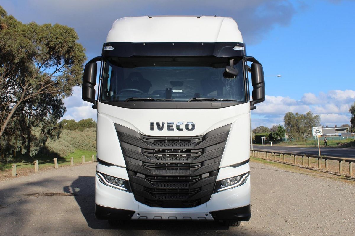 2024 IVECO S-Way As 550Hp 6X4 High Roof (3200Mm Wb)