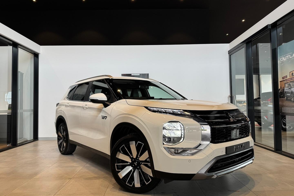 2025 Mitsubishi Outlander PHEV Aspire ZM
