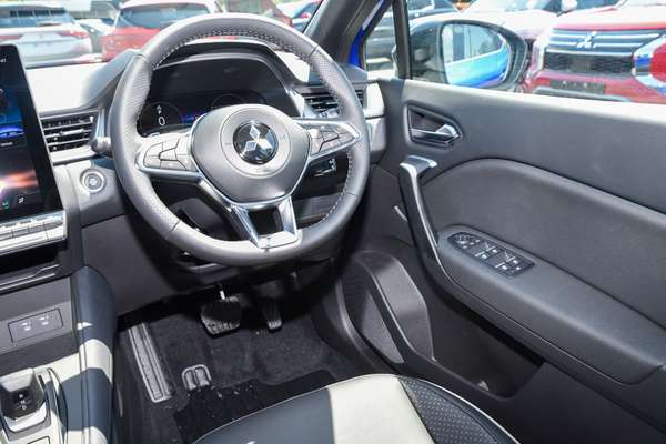 2025 Mitsubishi ASX Exceed XE thumb-17