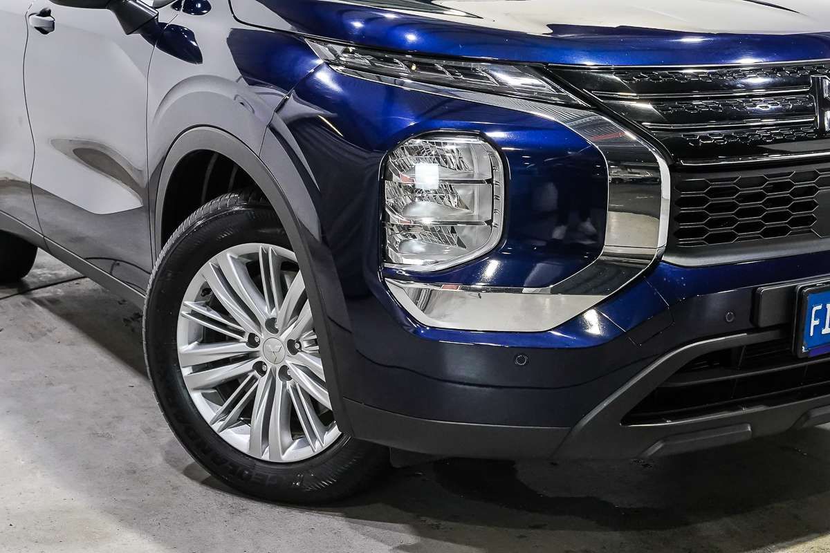 2024 Mitsubishi Outlander ES ZM