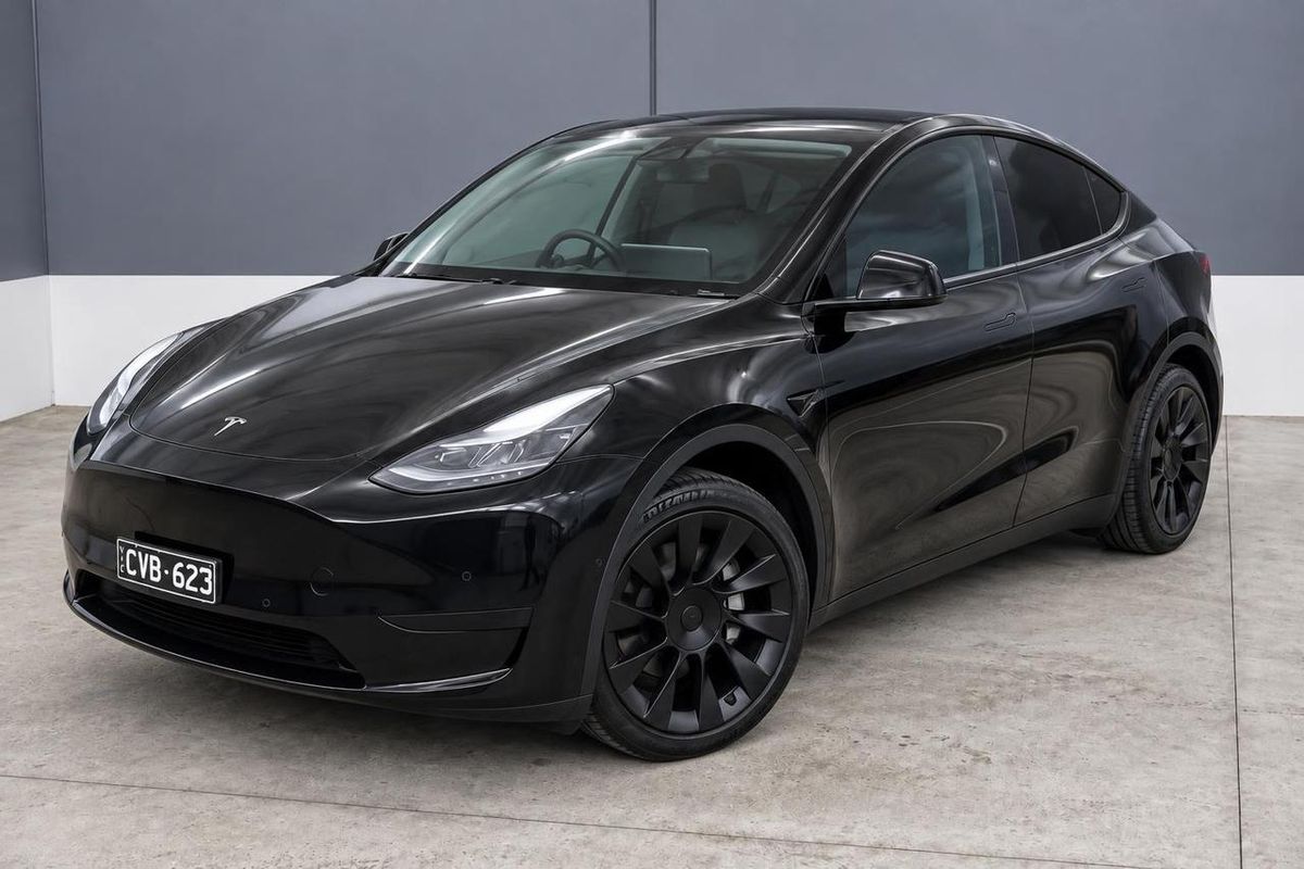 2024 Tesla Model Y Rear-Wheel Drive