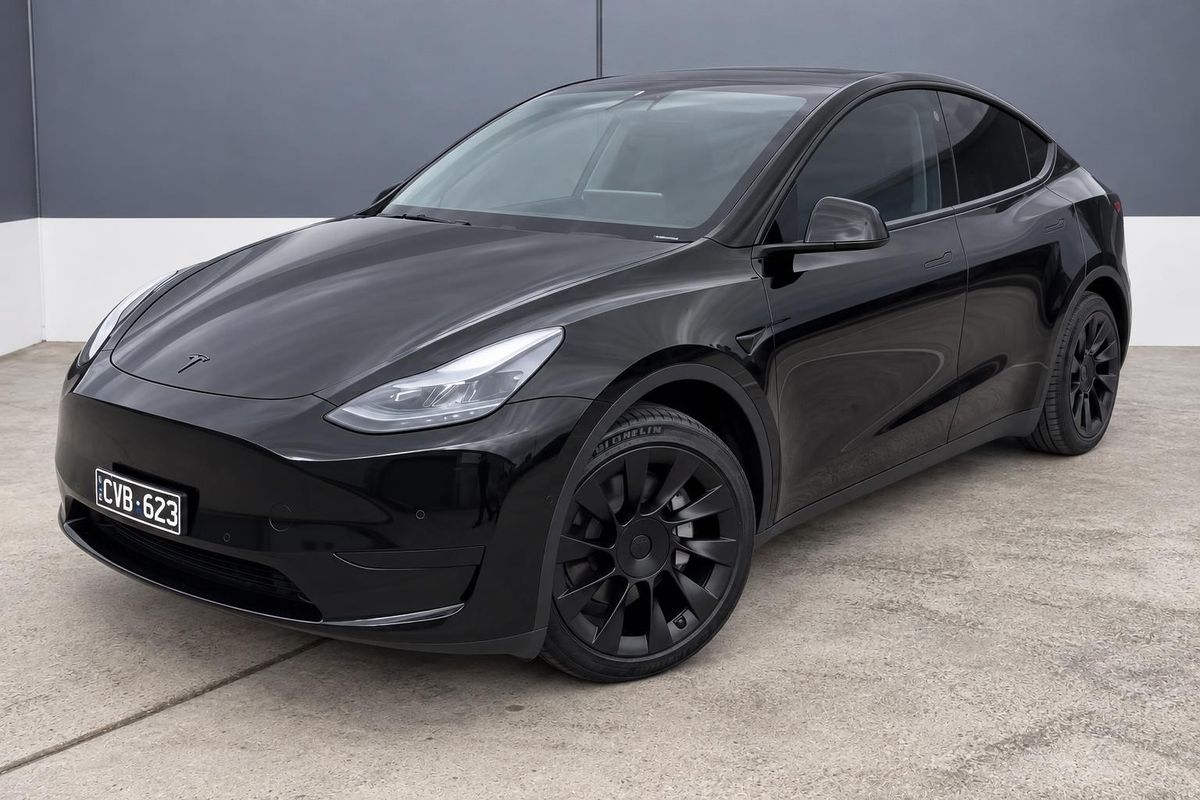 2024 Tesla Model Y Rear-Wheel Drive