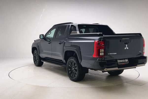 2024 Mitsubishi Triton GSR MV 4X4 thumb-8