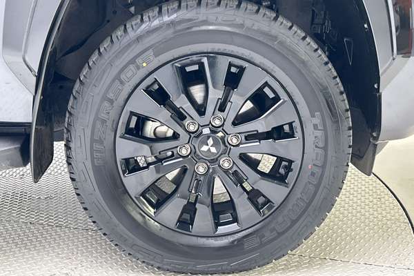 2024 Mitsubishi Triton GSR MV 4X4 thumb-9