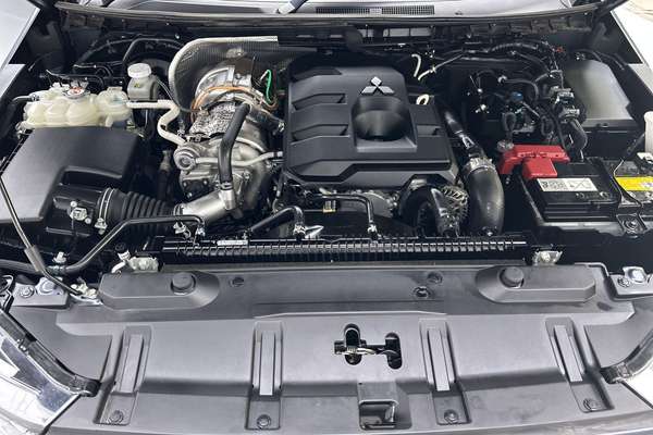 2024 Mitsubishi Triton GSR MV 4X4 thumb-10