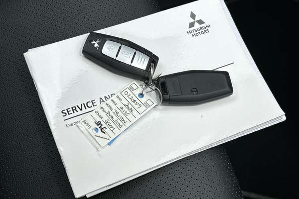 2024 Mitsubishi Triton GSR MV 4X4 thumb-22