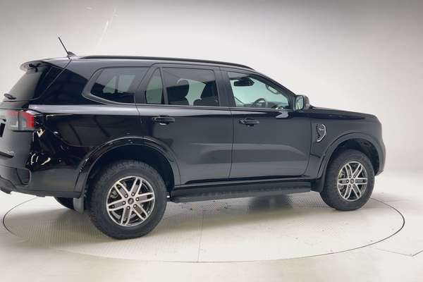 2024 Ford Everest Trend 2.0L thumb-2
