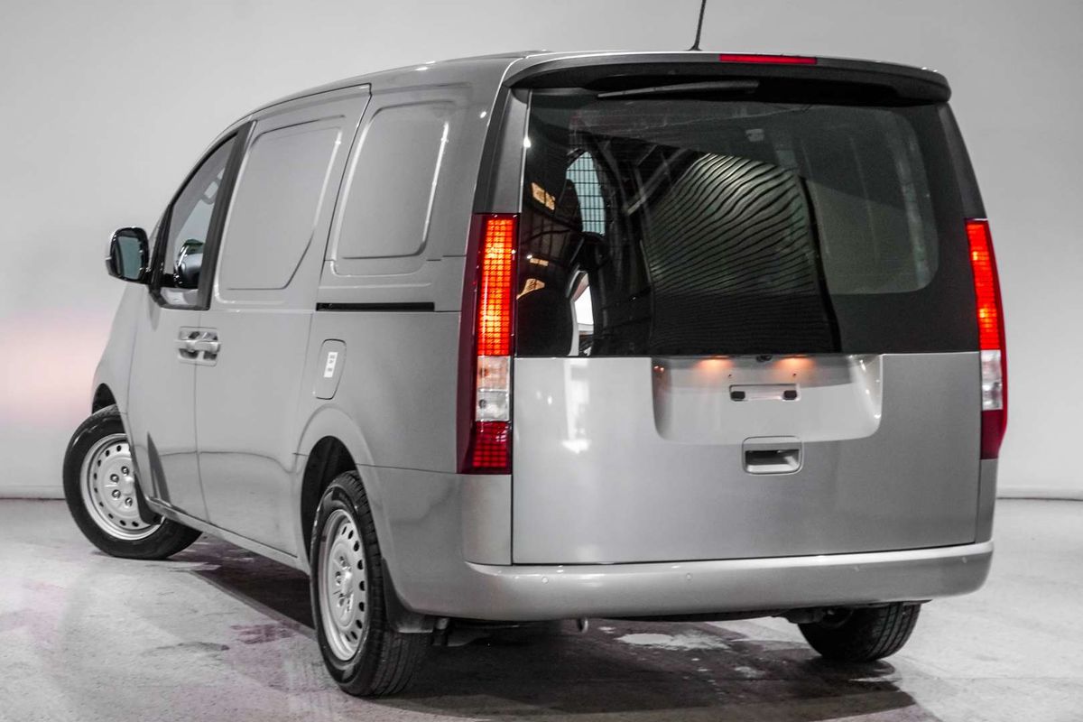 2025 Hyundai STARIA LOAD US4.V3