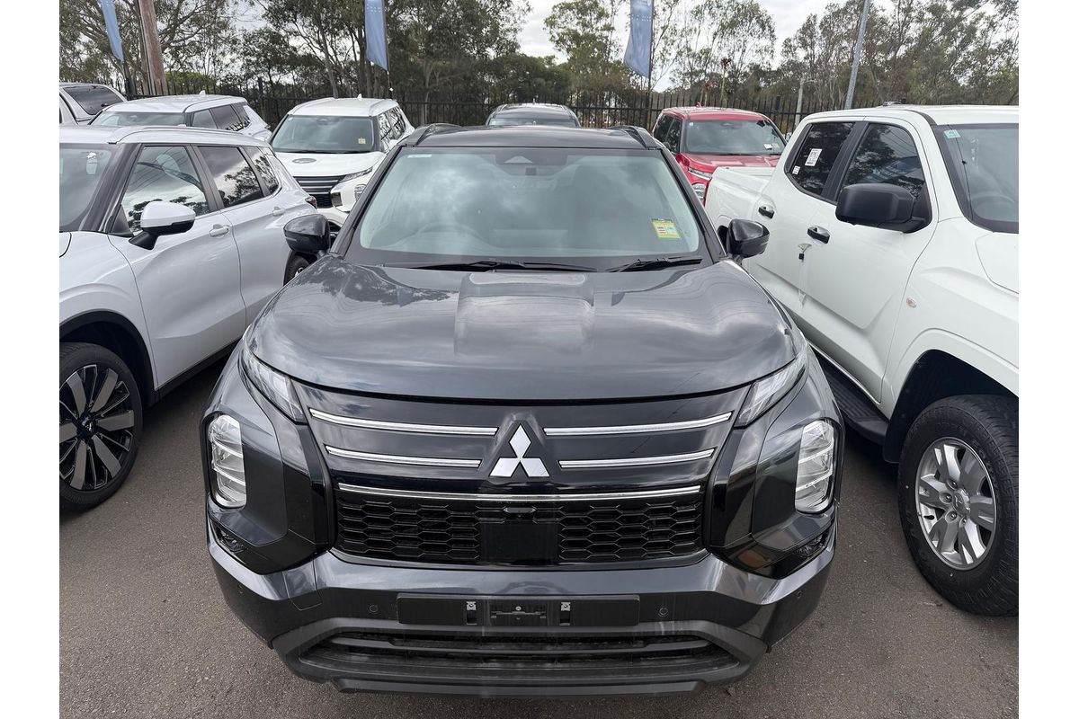 2025 Mitsubishi Outlander LS ZM