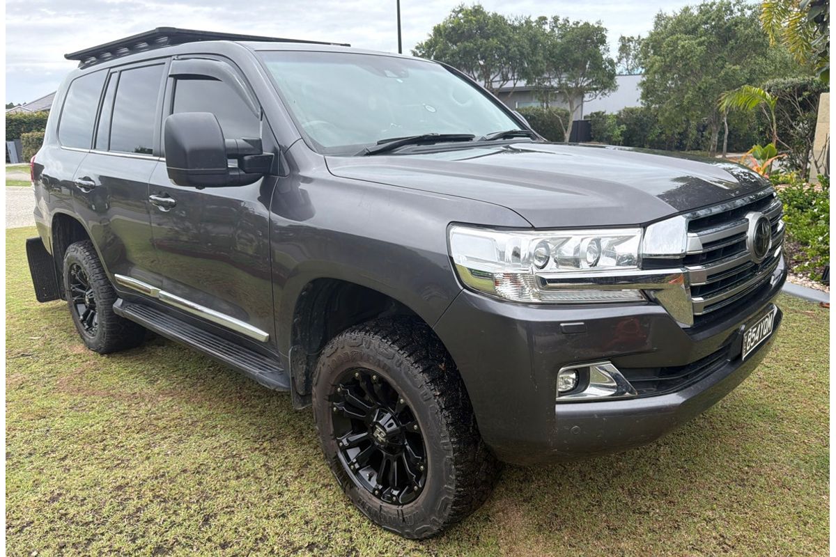 2020 Toyota Landcruiser Sahara VDJ200R