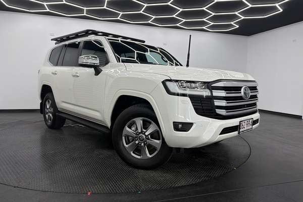 2023 Toyota Landcruiser Sahara FJA300R