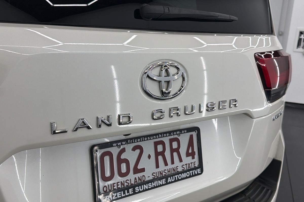 2023 Toyota Landcruiser Sahara FJA300R