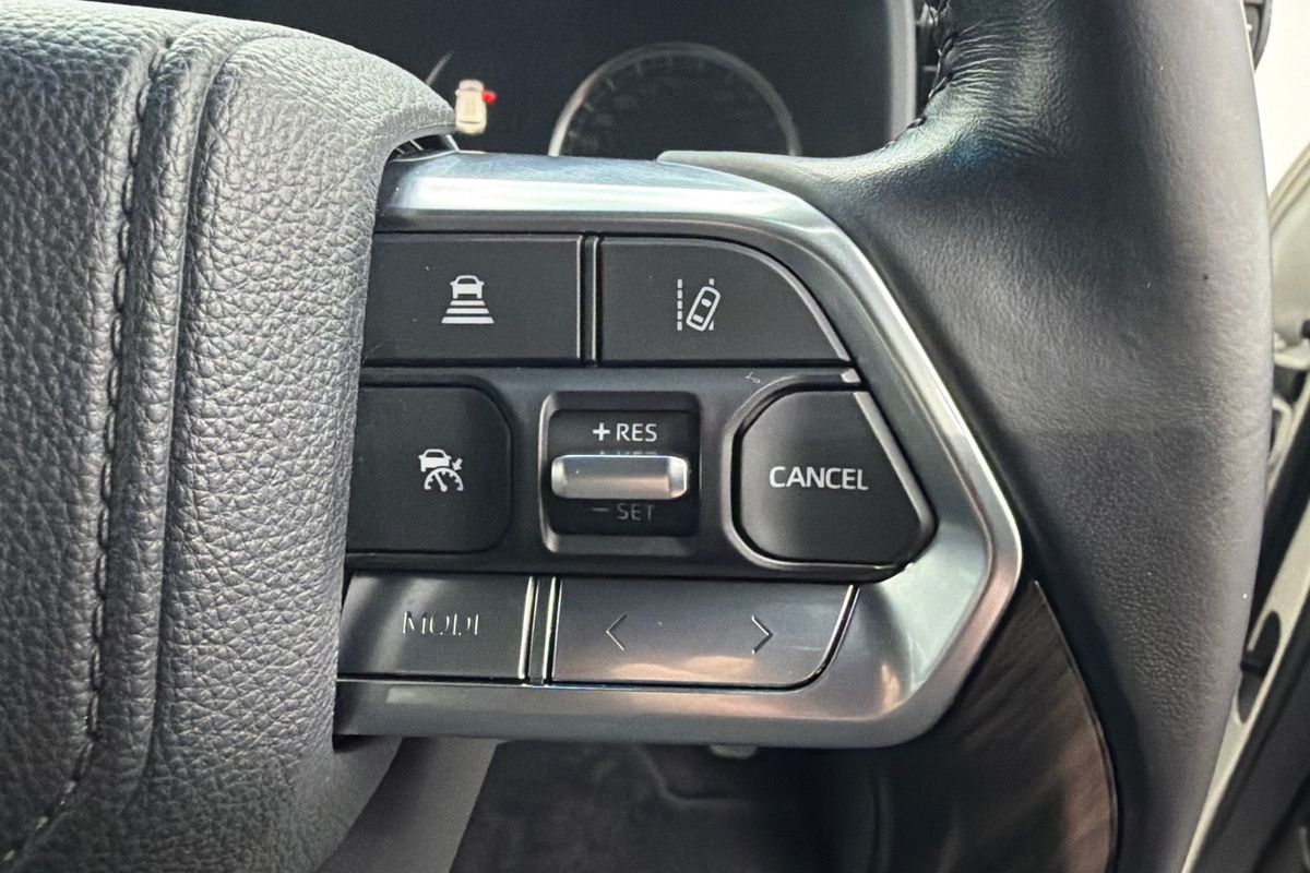 2023 Toyota Landcruiser Sahara FJA300R