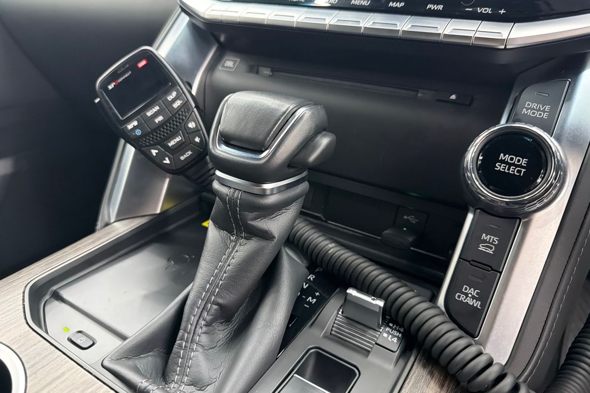 2023 Toyota Landcruiser Sahara FJA300R