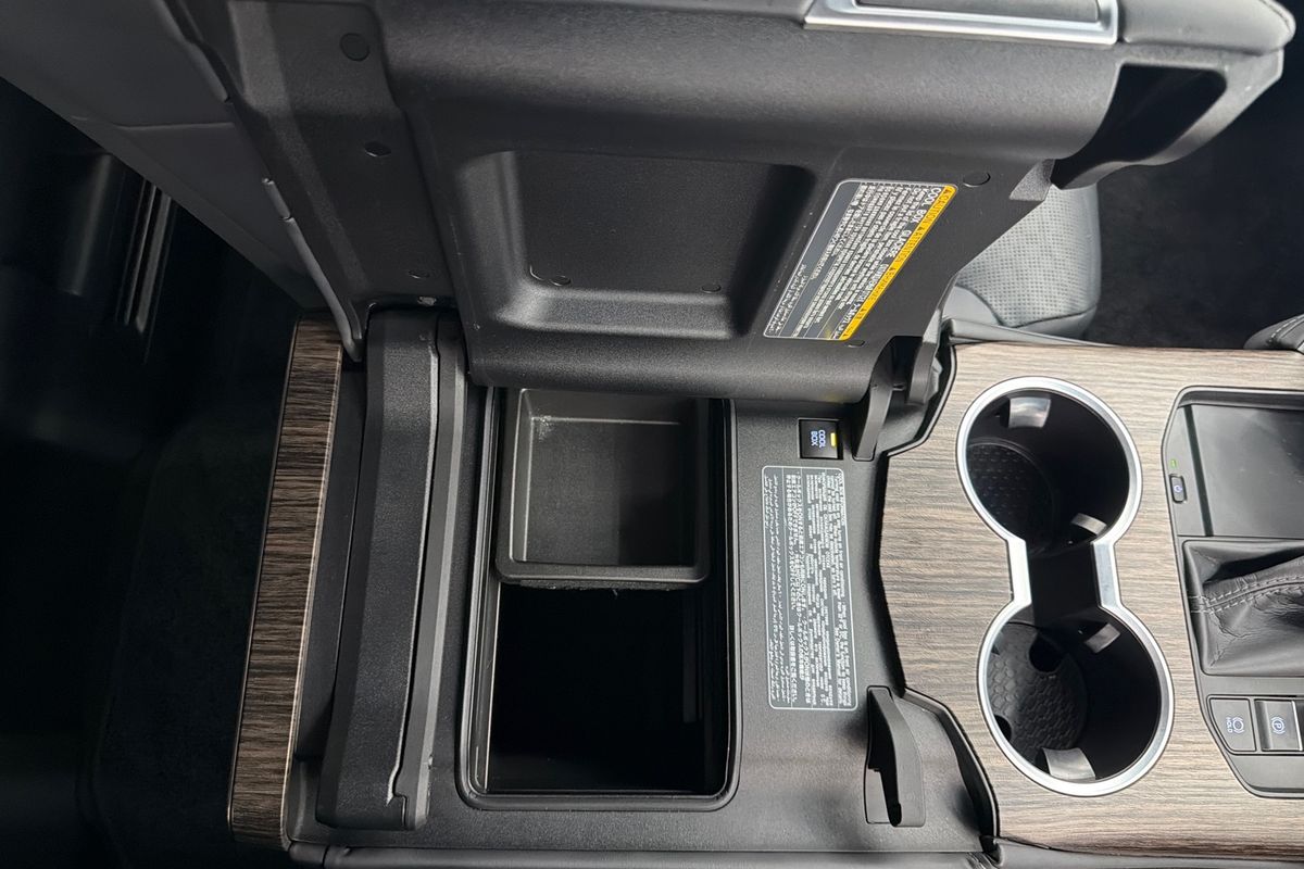 2023 Toyota Landcruiser Sahara FJA300R