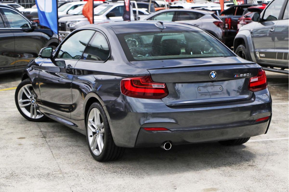2015 BMW 2 Series 220i Luxury Line F22