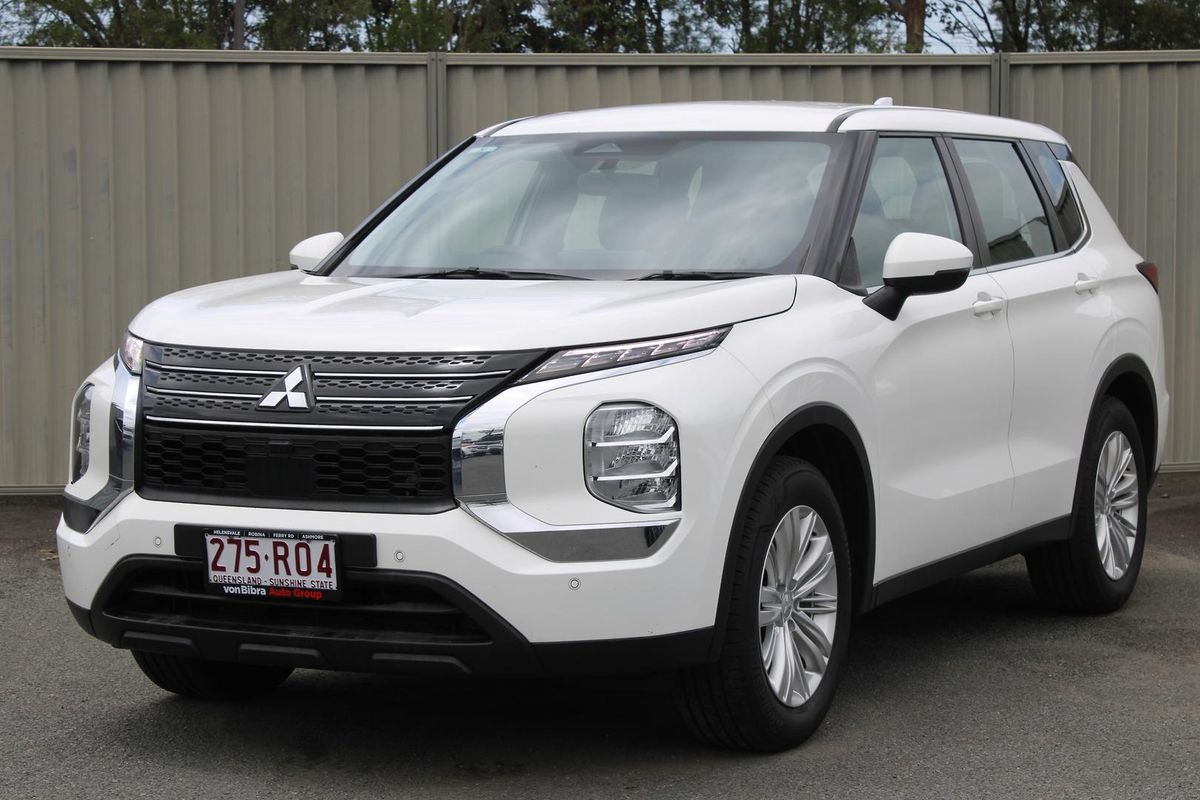 2022 Mitsubishi Outlander ES ZM