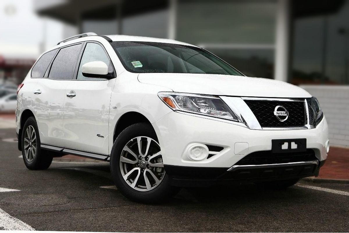 2015 Nissan Pathfinder ST R52