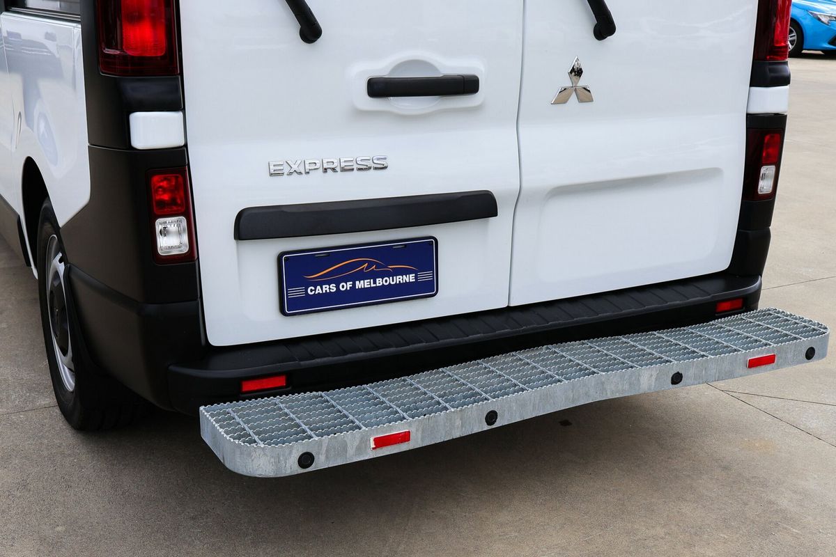 2022 Mitsubishi Express GLX SN SWB