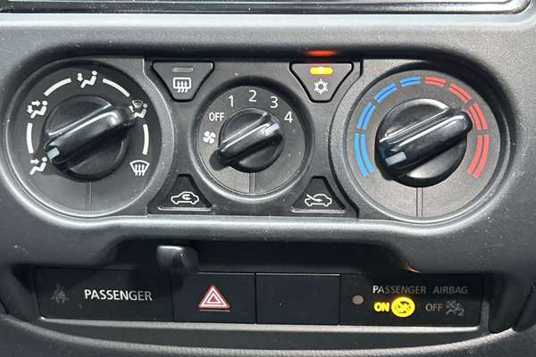 2022 Mitsubishi Triton GLX MR Rear Wheel Drive thumb-16