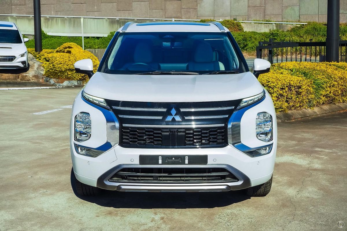2025 Mitsubishi Outlander PHEV Exceed ZM