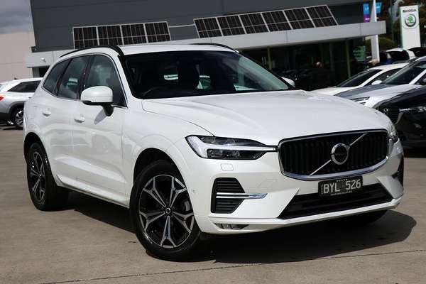 2022 Volvo XC60 B5 Momentum