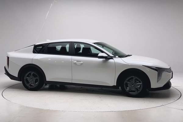 2024 Kia K4 S CL4m thumb-3