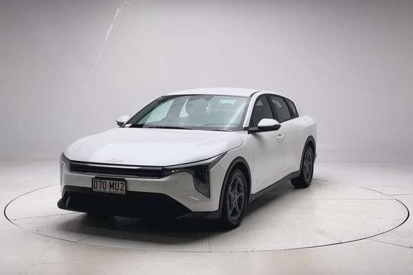 2024 Kia K4 S CL4m thumb-5
