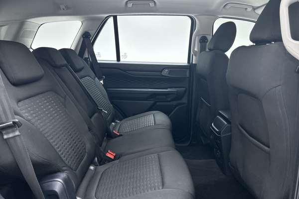 2024 Ford Everest Ambiente 2.0L thumb-11