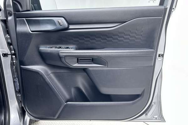 2024 Ford Everest Ambiente 2.0L thumb-18