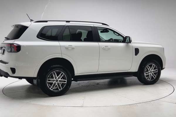 2026 Ford Everest Trend 2.0L thumb-2