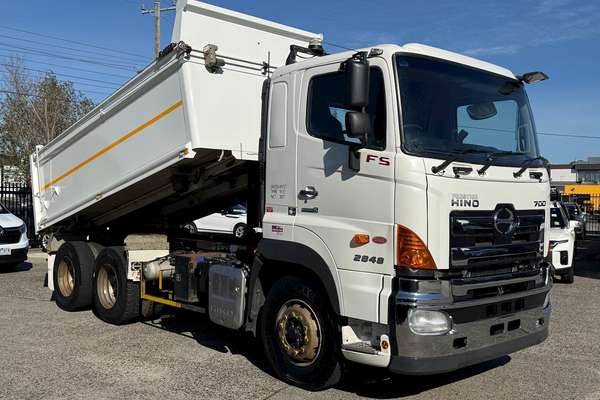 2018 Hino 700