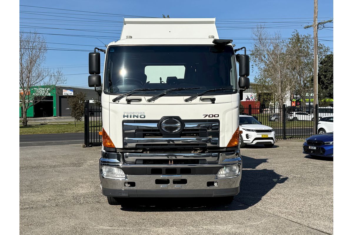 2018 Hino 700