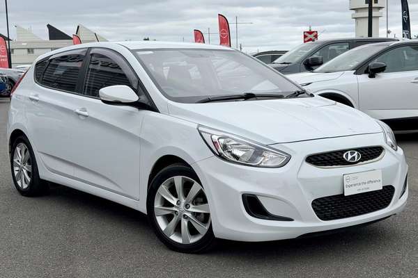 2019 Hyundai Accent Sport RB6