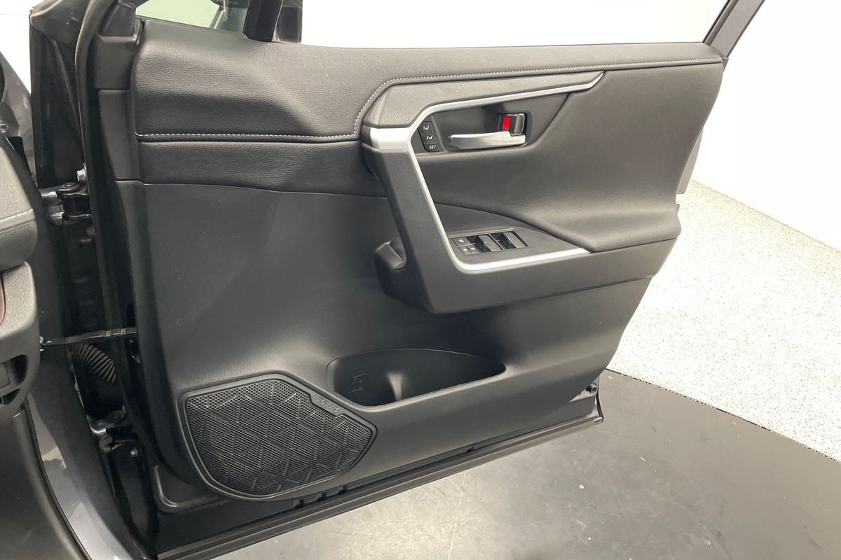 2025 Toyota RAV4 Cruiser AXAH52R