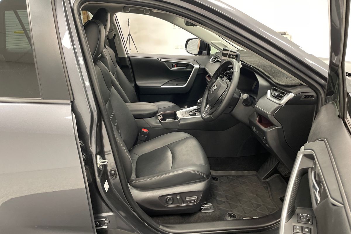 2025 Toyota RAV4 Cruiser AXAH52R