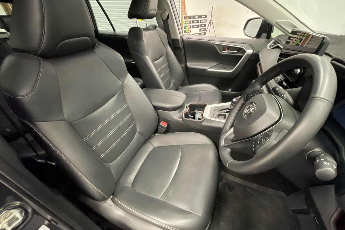 2025 Toyota RAV4 Cruiser AXAH52R