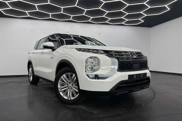 2024 Mitsubishi Outlander PHEV ES ZM